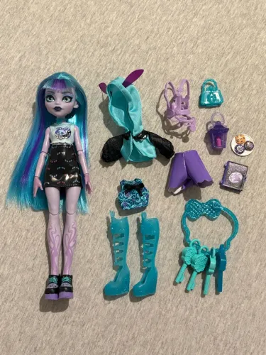 Twyla Neon Frights Monster High