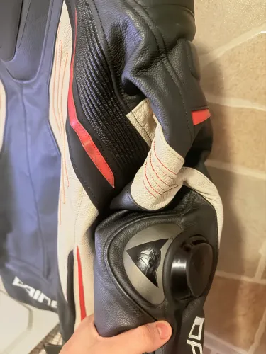 Jaqueta de couro dainese super speed N56