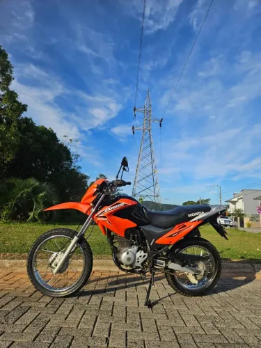 Vendo moto bross muitoooo conservada com km baixo