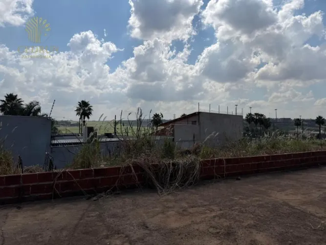 Terreno à venda em Sarandi, Eco Valley, com 386 m², em declive, próximo a condomínios