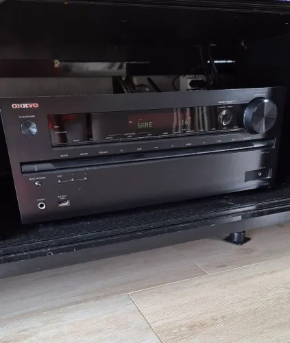 Receiver onkyo TX-NR646