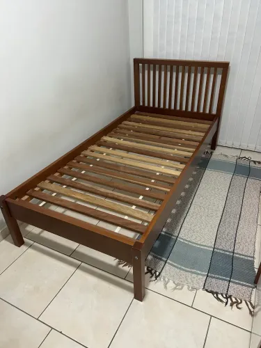 Cama de solteiro Tok Stok
