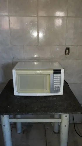 Microondas Electrolux 23 litros funcionando perfeitamente.