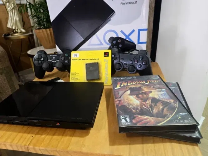 Playstation 2 com 2 controles, leia a descrição