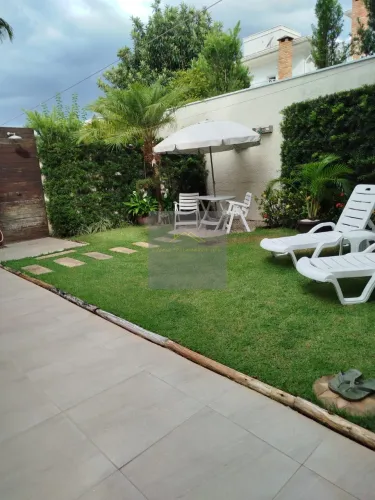 Casa em Condomínio à Venda em Indaiatuba-SP - jardim dos Aromas: 3 Quartos, 1 Suíte, 2 Sal