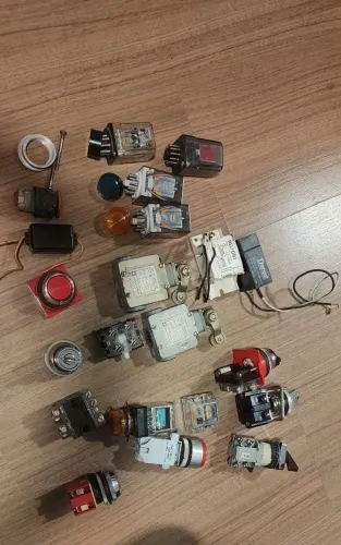 Mega Lote de Componentes Elétricos Industriais e Automação - 20 Peças (Usados/Seminovo)
