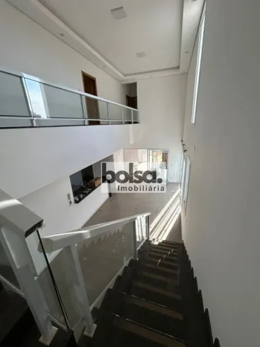 SOBRADÃO MARAVILHOSO, AMPLO E COMPLETO