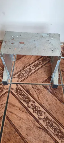 Suporte para motor de portão elétrico