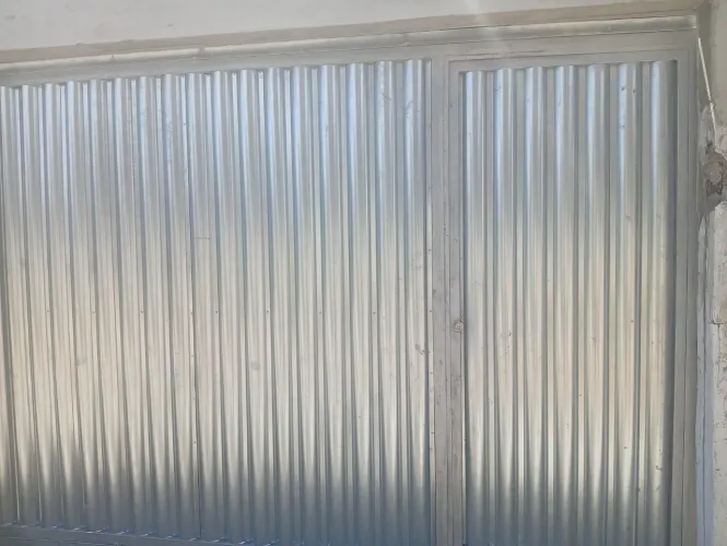 Portão De pedreste em Lambri Galvanizado novo, sem uso. 3,10 largura por 2,10 altura.  .