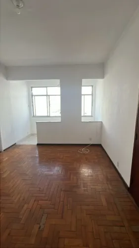 Aluga-se apartamento de 2 quartos no Fonseca - Excelente oportunidade
