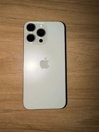 iPhone 15 Pro Max Branco Titânio - Excelente Estado