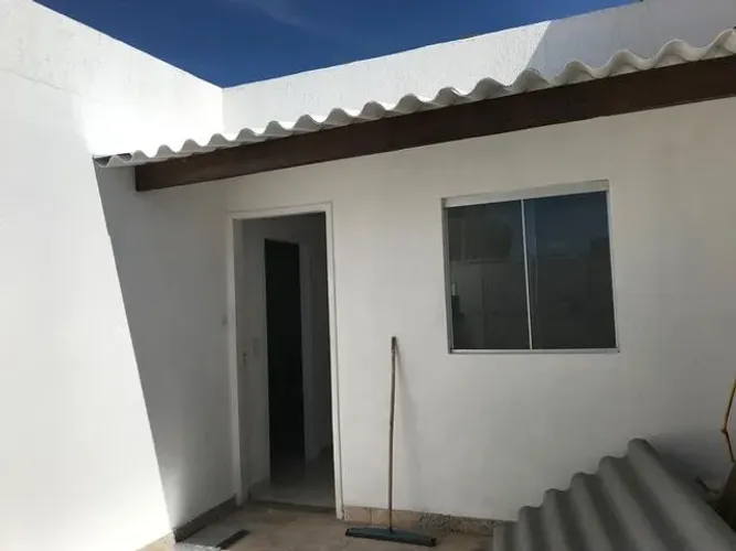 Casa com 2 Quarto(s) e 1 banheiro(s) para Alugar, 70 m² por R$ 1222 / Mês