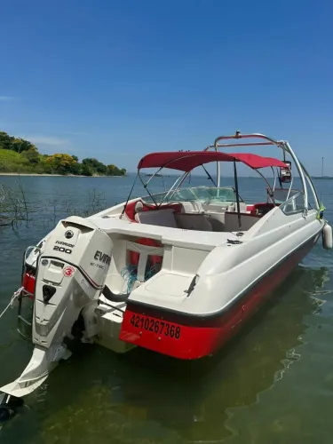 Lancha HD 24 pés Motor 200 Hp 
