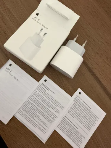 Carregador Apple original USB-C 20W