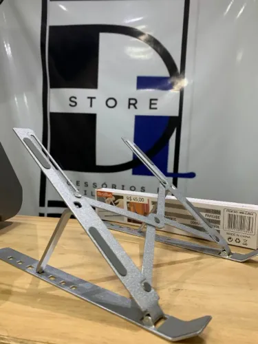 Suporte de metal feito alumínio para tablet ou notebook