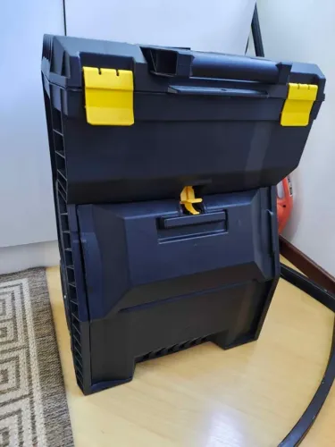 Caixa de ferramentas Stanley com rodas