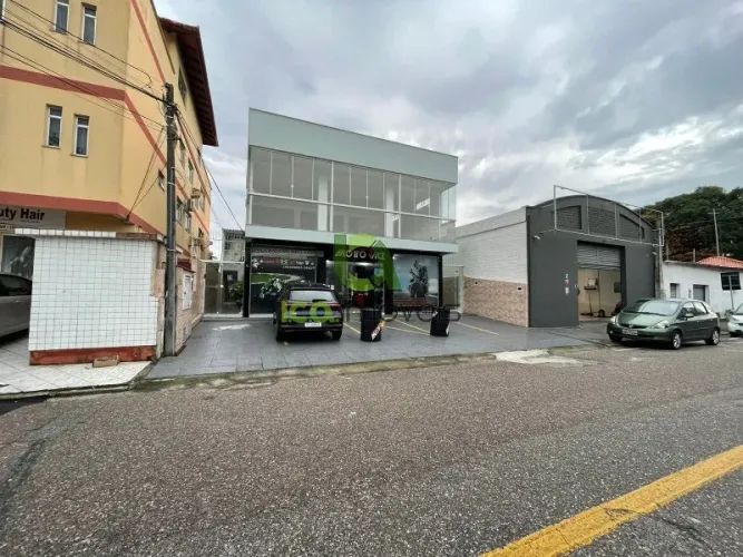 Prédio comercial em Barreiros com 4 salas comercial Próximo da Avenida Leoberto Leal São J