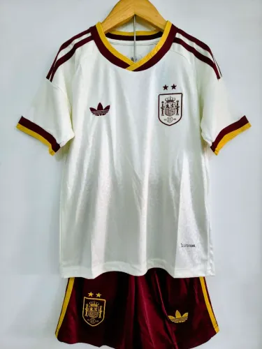 Conjunto Infantil da Espanha 2026/27 - Campeão Copa do Mundo