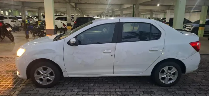 Renault Logan Dynamique Hi-flex 1.6 8V 4P 2015