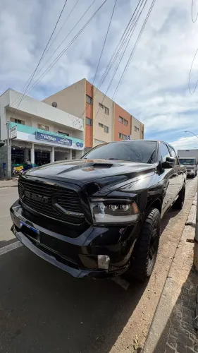 Ram Classic Laramie Night Edition 5.7 V8 16V Gasolina 4X4 Aut. 2022