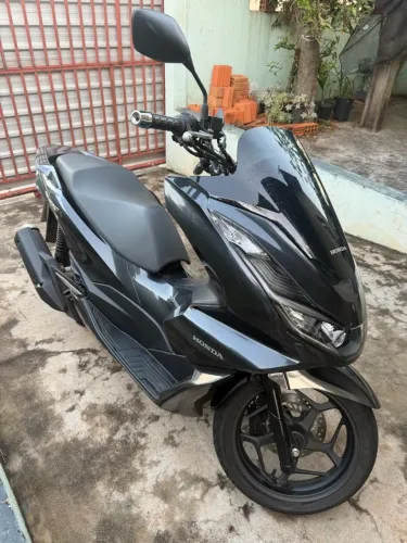 Vendo Pcx 160cc impecável para pessoas exigentes, moto pouco rodado e bem conservado .