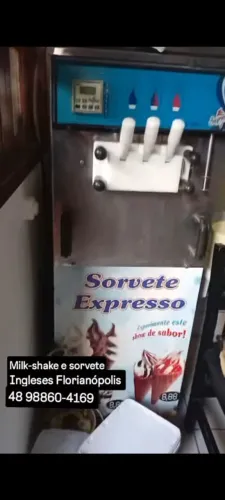 Máquina de sorvete expresso e milk-shake 