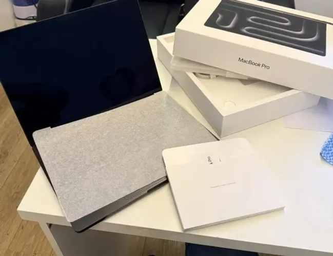 Macbook Pro M5 Chip M5 PRO 24GB 1TB 2026