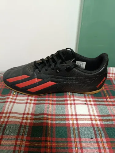 Chuteira Adidas futsal 