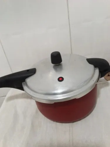 Panela de Pressão TRAMONTINA