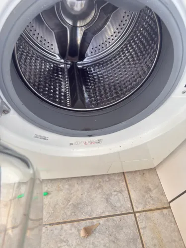 Vende-se máquina lava e seca Samsung