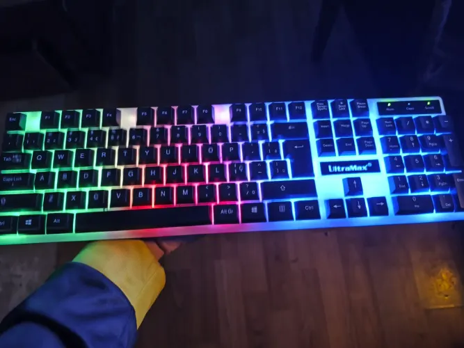 TECLADO Ultramax Led - RGB