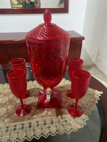 Suqueira em acrílico + 4 taças