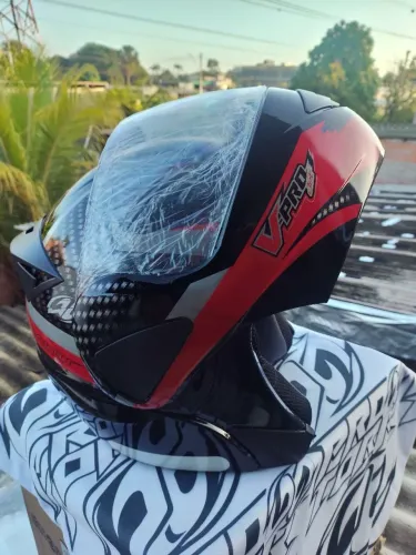 Capacete escamoteável Robocop Tam 60, 62 na cx