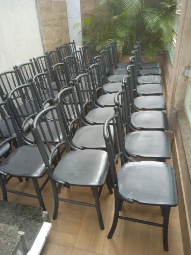 Mesa e cadeira