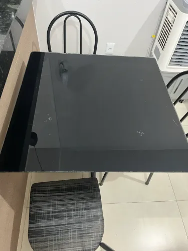Mesa + 3 cadeiras