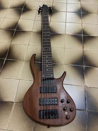 BASS BARTOLINI/POPULAR SEMINOVO, MUITO NOVO