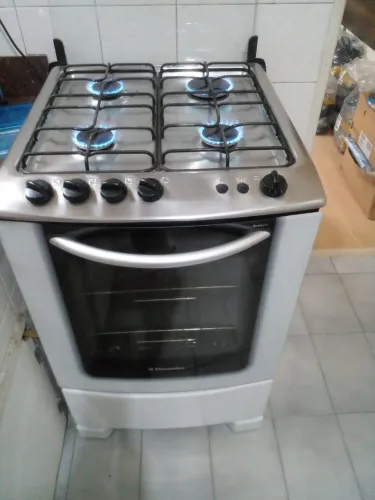 Vendo fogão bem conservado