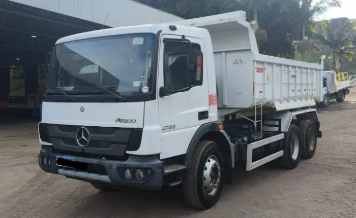 VENDO CAMINHÃO MERCEDES BENZ 2730K ÚNICO DONO