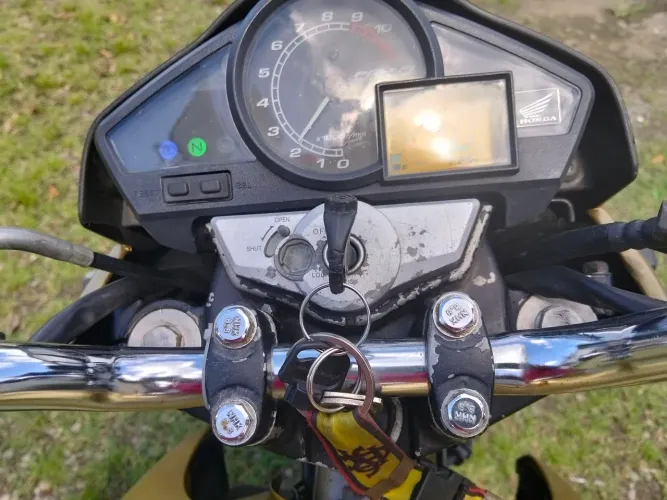 CB 300