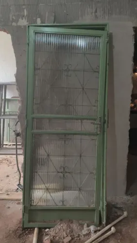 Porta e janela de ferro a partir de 100,00 reais