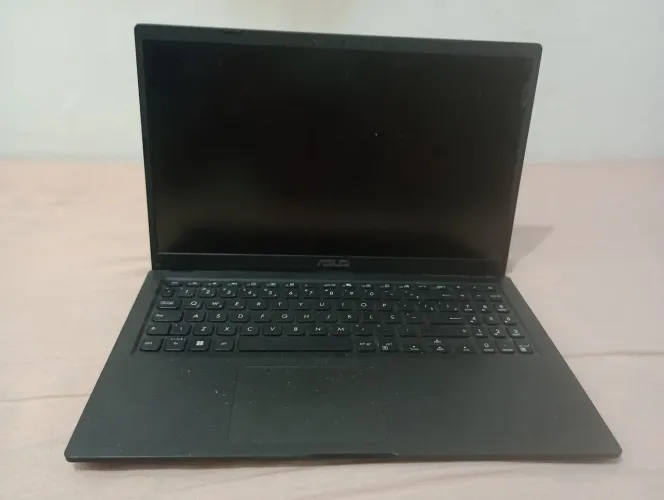 Notebook Asus Vivobook 15 Intel Pentium Gold 4GB 128GB SSD tela 15,6 e Windows 11 Home