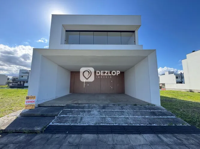 Casa à Venda no Deltaville, Biguaçu | 2 Quartos, 2 Suítes no Cond. Acqua