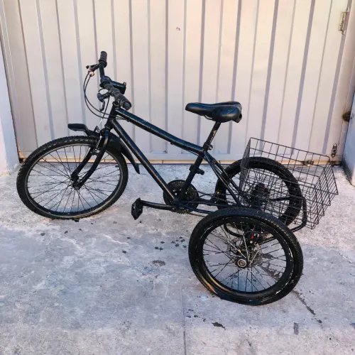 Triciclo bem conservado e funcionando 100%