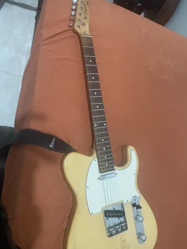 Guitarra fender chinesa