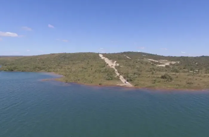 Corumbá 4, lote com vista na beira do lago (Laguna Beach).