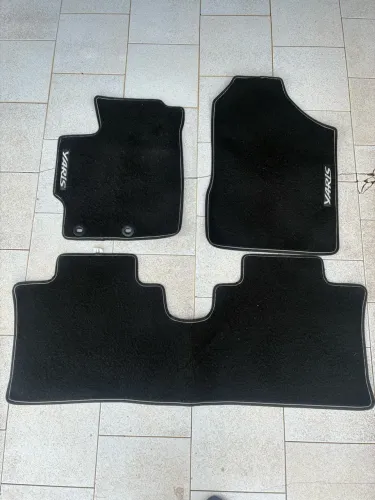 Jogo de tapetes Yaris