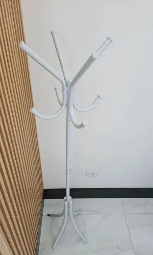 Cabideiro em aço branco