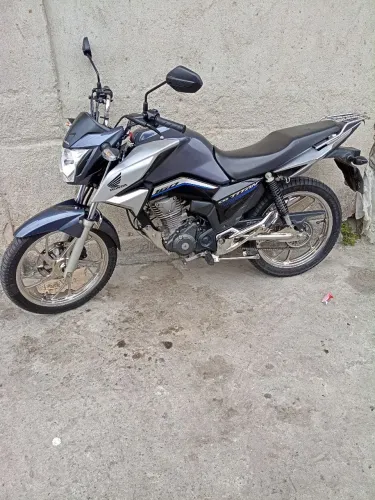 Moto único dono bem conservada