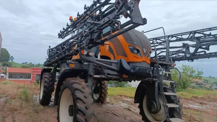 Pulverizador Valtra BS 2225 H ano 2022 com 716 horas
