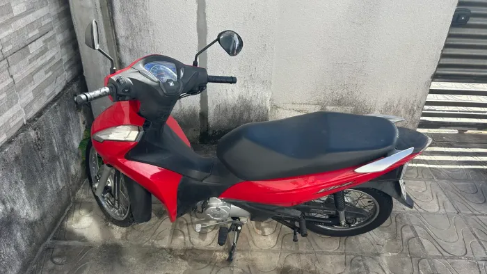 Honda biz 2024 , 14mil negociável 